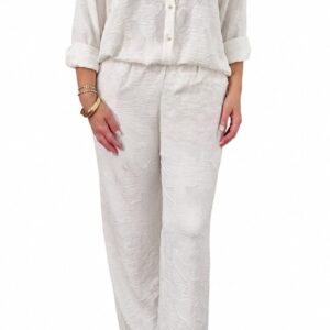 Conjunto texturizado de camisa oversize y pantalón fluido