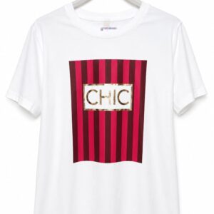 Camiseta Blanca con Estampado de Rayas y Letras "CHIC"