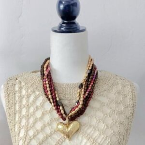 Collar Multicapas con Colgante Corazón Dorado