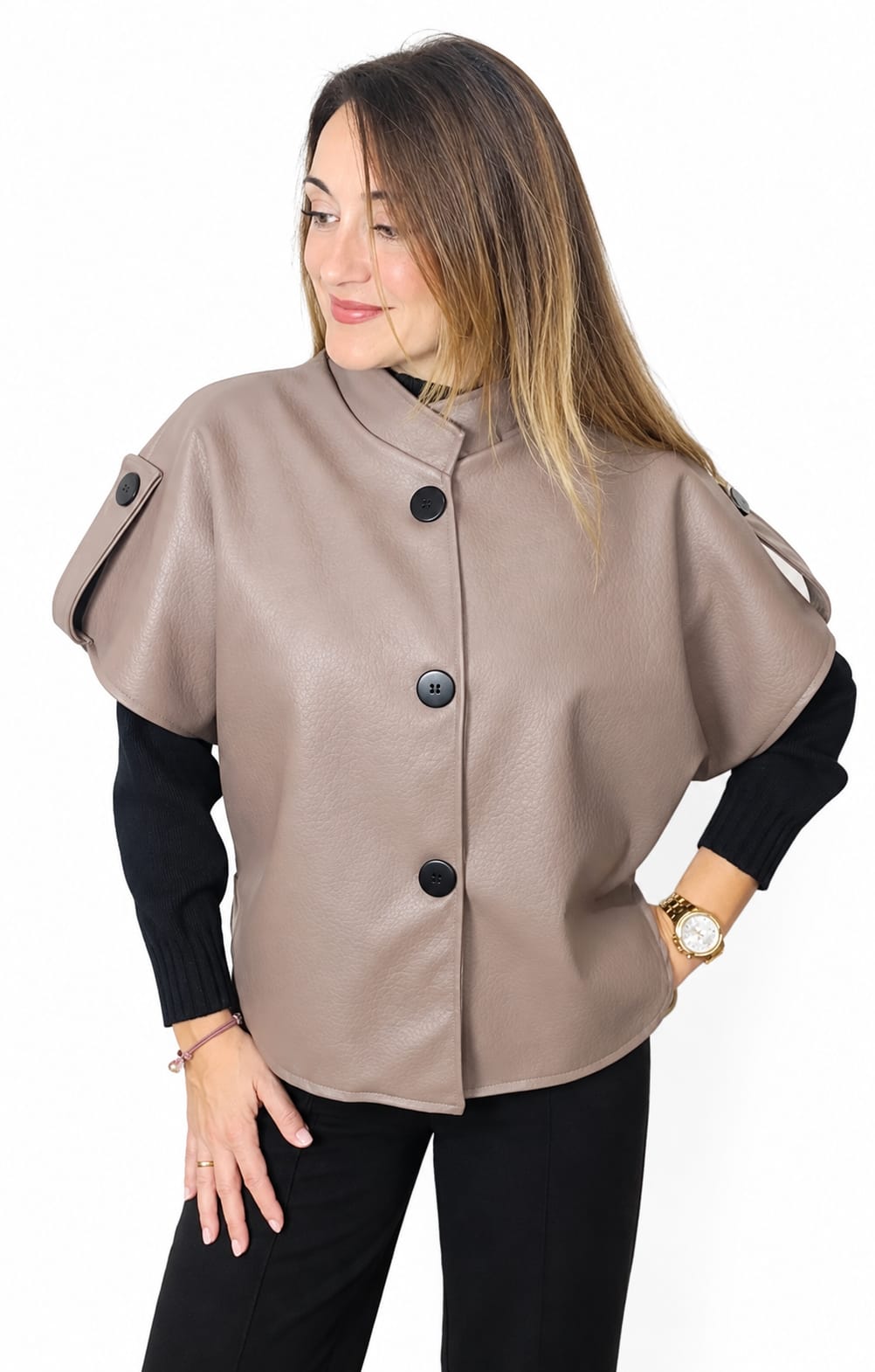 Chaqueta Capa Efecto Cuero en Tono Visón con Botones