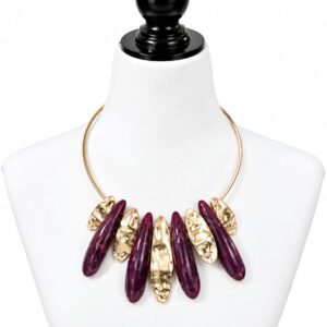 Collar dorado y morado para mujer.