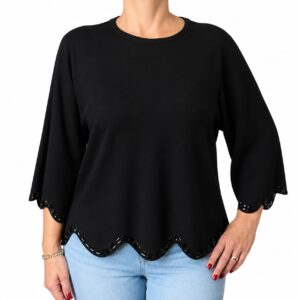 Jersey Negro Elegante de Manga 3/4 con Bajo Ondulado y Abalorios