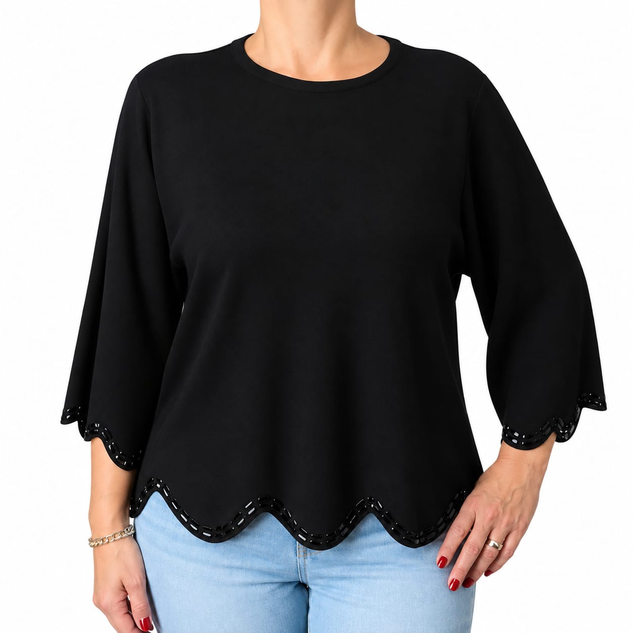 Jersey Negro Elegante de Manga 3/4 con Bajo Ondulado y Abalorios